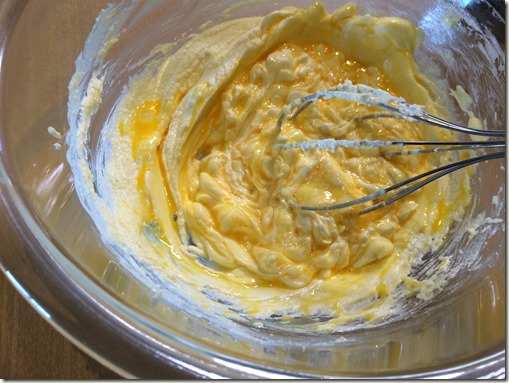 卵とバターのやつを混ぜる時