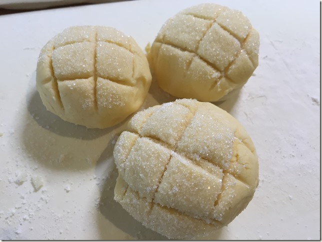 ホームべカリーを使ってメロンパンを大量生産。レシピと作業工程。
